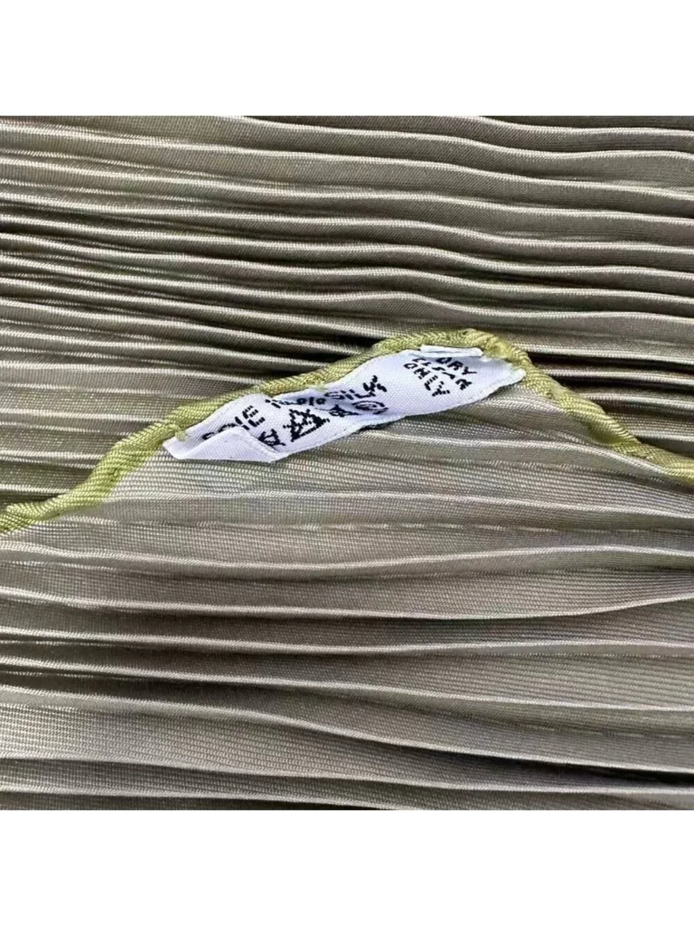 Hermes scarf pleated